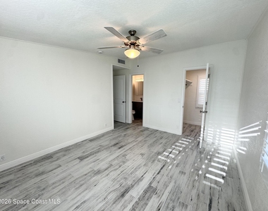 249 Palm Lane - Photo Thumbnail 18