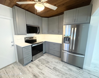 249 Palm Lane - Photo Thumbnail 6