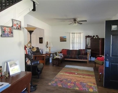 416 W Howry - Photo Thumbnail 5