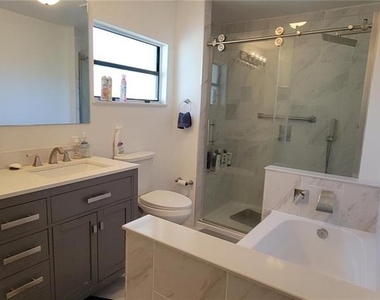 416 W Howry - Photo Thumbnail 18