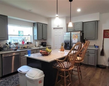 416 W Howry - Photo Thumbnail 13