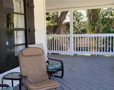 416 W Howry - Photo Thumbnail 2