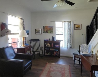 416 W Howry - Photo Thumbnail 4