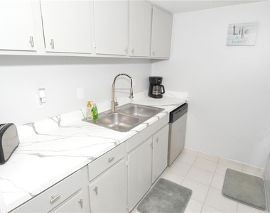 12760 Indian Rocks Road - Photo Thumbnail 7