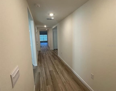 4697 Sw 89 Street - Photo Thumbnail 3
