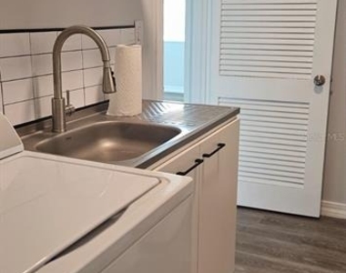 408 Ne 12 Avenue - Photo Thumbnail 8
