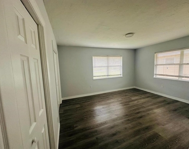 408 Ne 12 Avenue - Photo Thumbnail 12