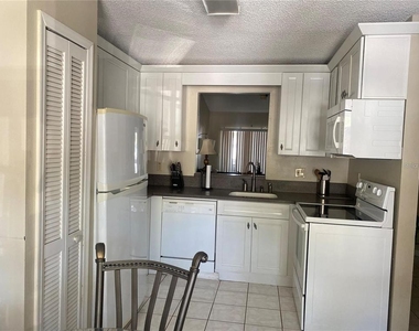 3204 Sabal Palms Court - Photo Thumbnail 6