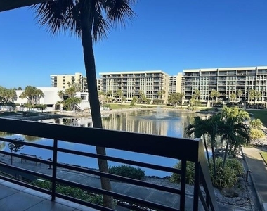 1095 Gulf Of Mexico Drive - Photo Thumbnail 18