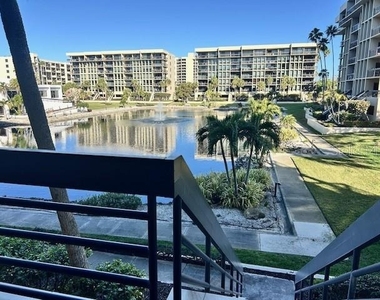 1095 Gulf Of Mexico Drive - Photo Thumbnail 19
