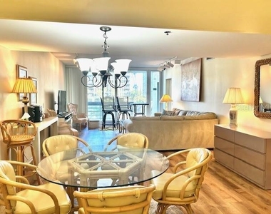 1095 Gulf Of Mexico Drive - Photo Thumbnail 9