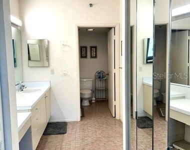 1095 Gulf Of Mexico Drive - Photo Thumbnail 15