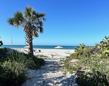 1095 Gulf Of Mexico Drive - Photo Thumbnail 29