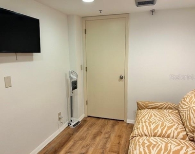 1095 Gulf Of Mexico Drive - Photo Thumbnail 25