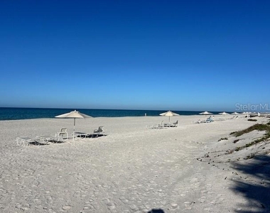 1095 Gulf Of Mexico Drive - Photo Thumbnail 2