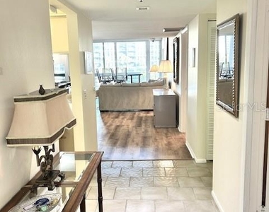 1095 Gulf Of Mexico Drive - Photo Thumbnail 3