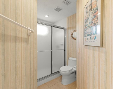6758 Fairview Terrace - Photo Thumbnail 21