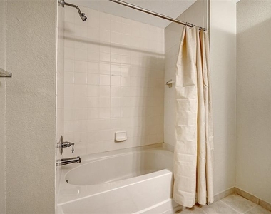 1064 N Tamiami Trail - Photo Thumbnail 25