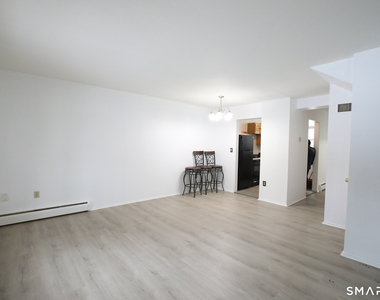 1 Camelot Drive - Photo Thumbnail 7