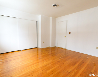 1 Camelot Drive - Photo Thumbnail 14