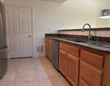 8777 W Maule Avenue - Photo Thumbnail 9