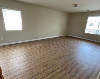 1036 Bearpaw Catch Court - Photo Thumbnail 3