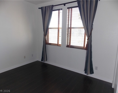 1208 Olivia Parkway - Photo Thumbnail 3