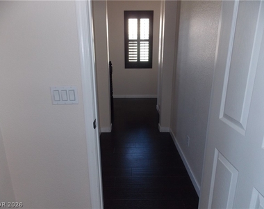 1208 Olivia Parkway - Photo Thumbnail 7