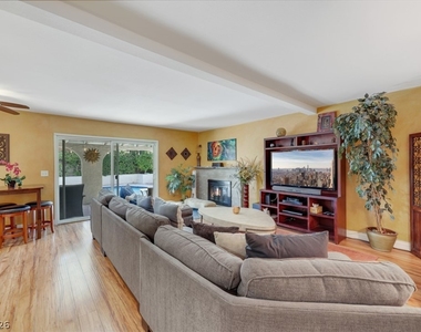 3225 Mountain Spring Road - Photo Thumbnail 12