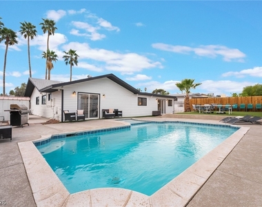 3992 Chinchilla Avenue - Photo Thumbnail 46