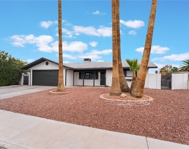 3992 Chinchilla Avenue - Photo Thumbnail 2