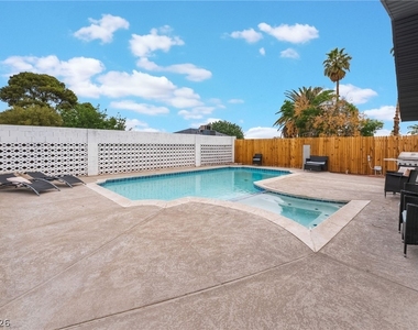 3992 Chinchilla Avenue - Photo Thumbnail 42
