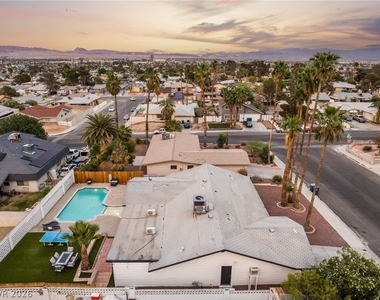3992 Chinchilla Avenue - Photo Thumbnail 52
