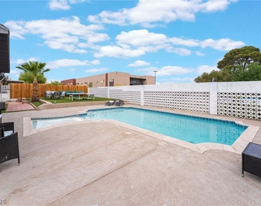 3992 Chinchilla Avenue - Photo Thumbnail 44