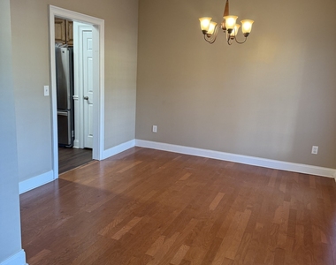 2104 Ginger Estates Drive Ne - Photo Thumbnail 7