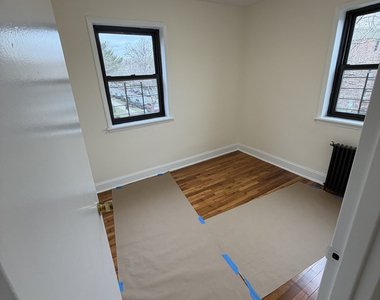 20-15 24th Street - Photo Thumbnail 4