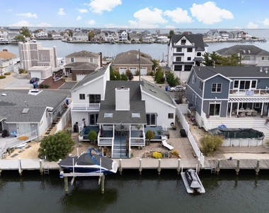 385 Aldo Drive - Photo Thumbnail 2