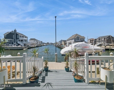 385 Aldo Drive - Photo Thumbnail 44