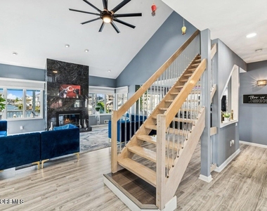 385 Aldo Drive - Photo Thumbnail 11