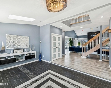 385 Aldo Drive - Photo Thumbnail 7