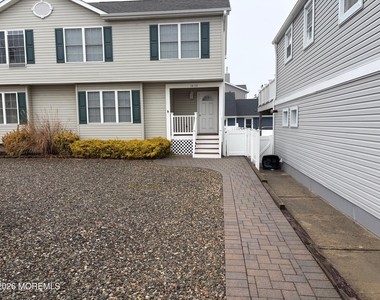 1615 Boulevard - Photo Thumbnail 1
