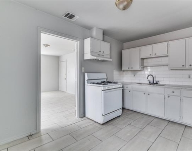 7911 Wanebe Drive - Photo Thumbnail 10