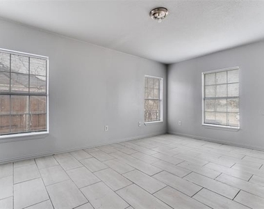 7911 Wanebe Drive - Photo Thumbnail 6