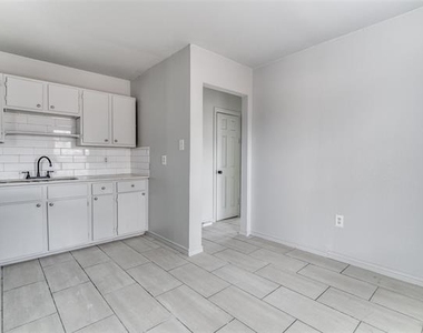 7911 Wanebe Drive - Photo Thumbnail 9