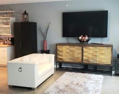 1111 S Akard Street - Photo Thumbnail 4