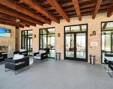 2601 La Altura Lane - Photo Thumbnail 19