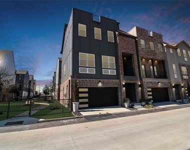 2601 La Altura Lane - Photo Thumbnail 1