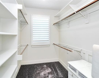 2601 La Altura Lane - Photo Thumbnail 15