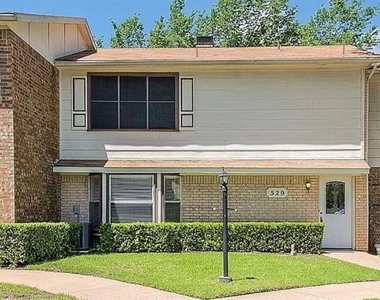 520 Pecan Acres Court - Photo Thumbnail 3