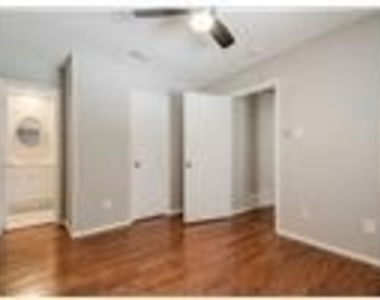 520 Pecan Acres Court - Photo Thumbnail 15